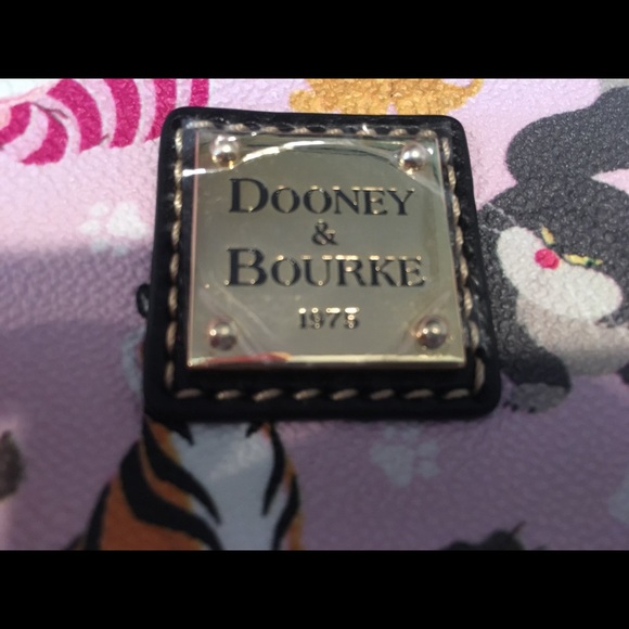 Walt DISNEY Dooney & Bourke New 2019 Cats PURSE - Picture 7 of 9